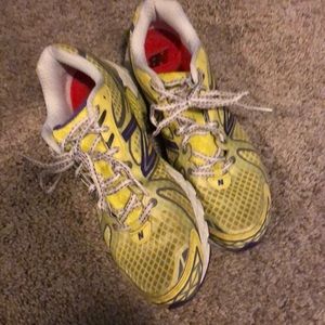 New Balance women’s running shoes